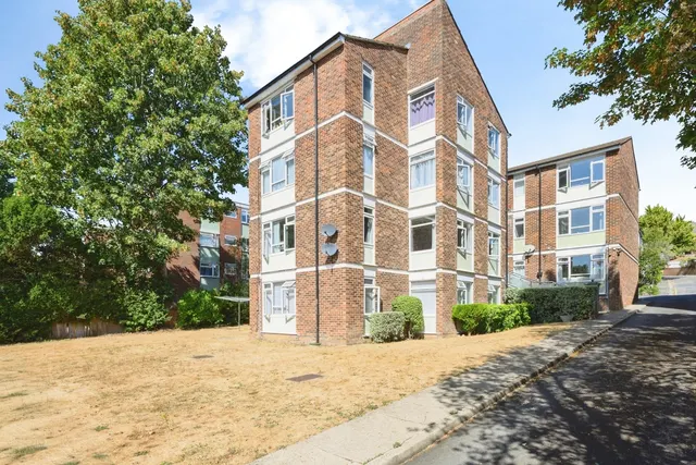 Station Road, Redhill, RH1, photo 1
