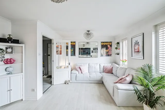 Falmouth Close, Eastbourne, BN23, photo 2