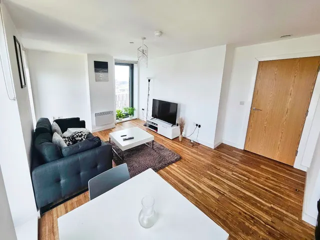 Photo 3 — 9 Michigan Avenue, Salford, Lancashire, M50 2HD