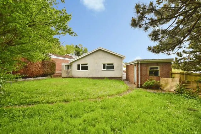 Fairoak, Betws, SA18, photo 2