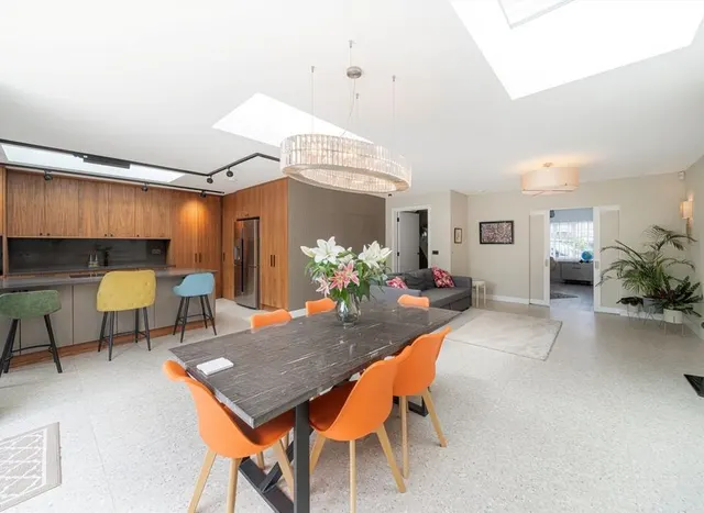 Photo 2 — Vincent Road, Isleworth, TW7