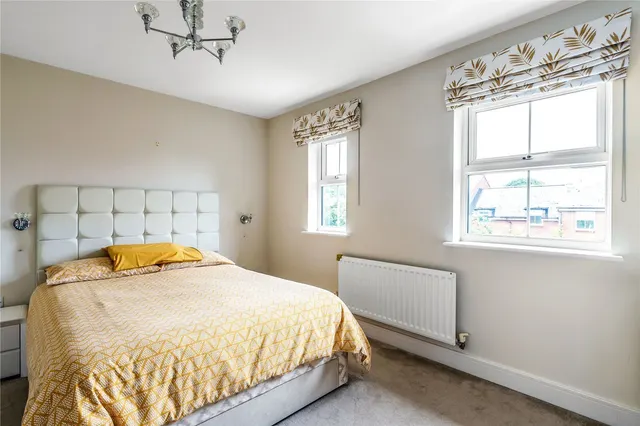 Fitzroy Place, Reigate, RH2, photo 3