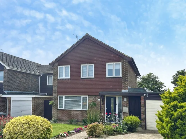 3 bedroom house, Priory Close, Sompting, BN15