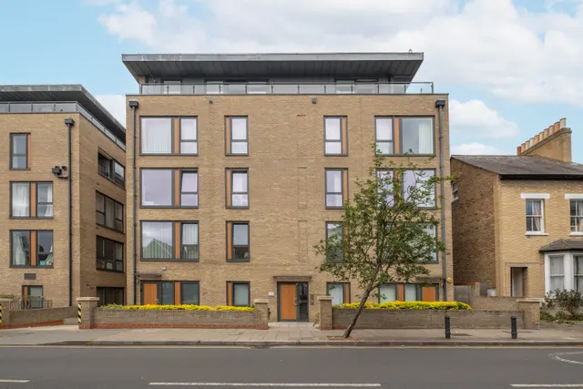 Hartfield Road, London, SW19, photo 1