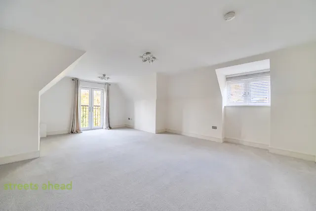 Foxley Lane, Purley, CR8, photo 2