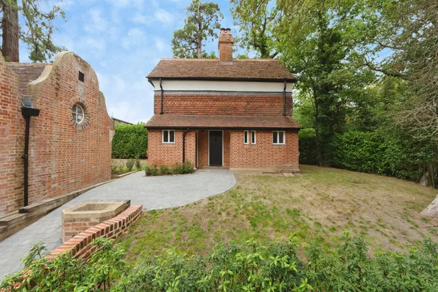 Brookshill, Harrow, photo 1