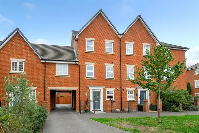 Thompson Grove, Littlehampton, photo 1
