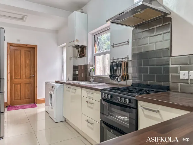 Photo 3 — Asif Kola has sold Crocketts Road, Birmingham, B21 0HJ