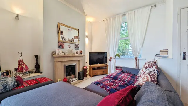 Stamford Road, Lees, OL4, photo 2