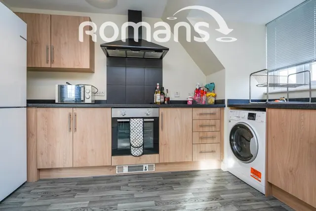 Spode Close, Swindon, SN25, photo 2