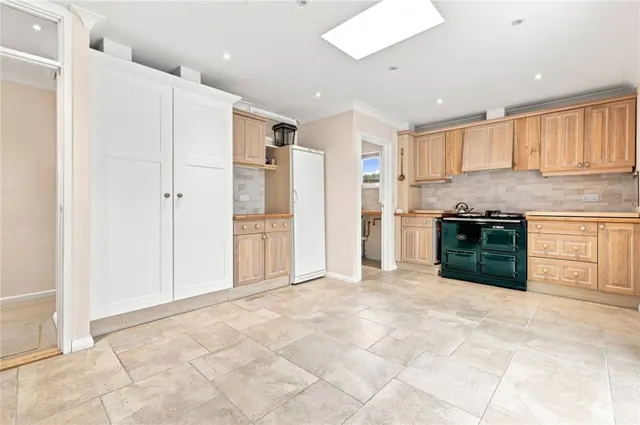 with 4 bedrooms in Steeple Bumpstead, Nr Haverhill, CB9, photo 2