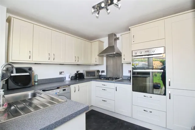 Photo 2 — Roston Drive, Hinckley, Leicestershire, LE10