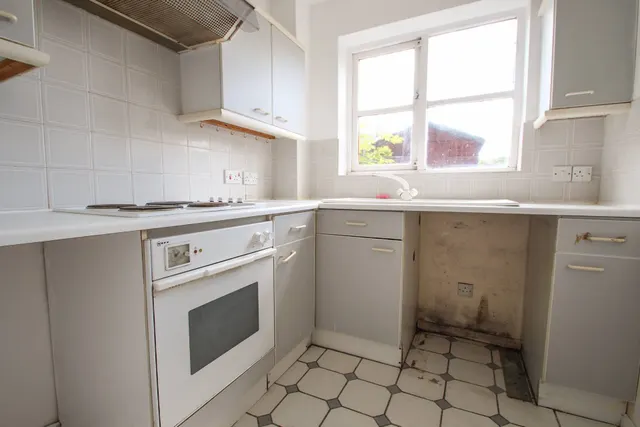 Photo 2 — Andrews Place, London