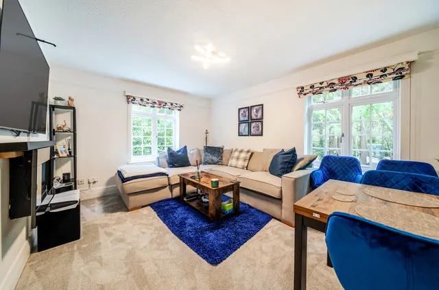 Photo 2 — Ivy Drive, Lightwater, Surrey, GU18 5YT