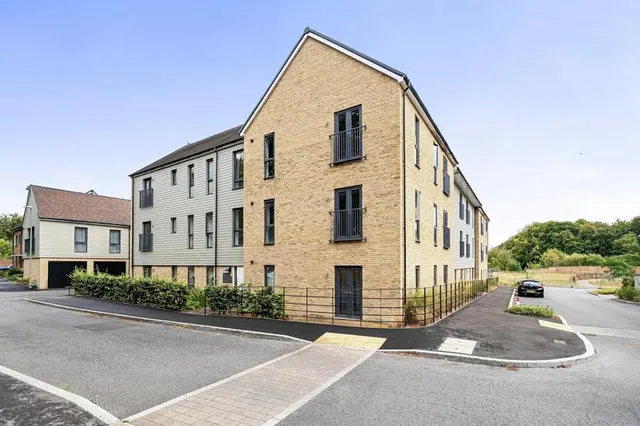 West Siding, Basingstoke, RG24, photo 1