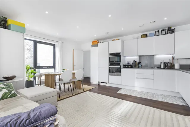Pipit Drive, Putney, SW15, photo 1