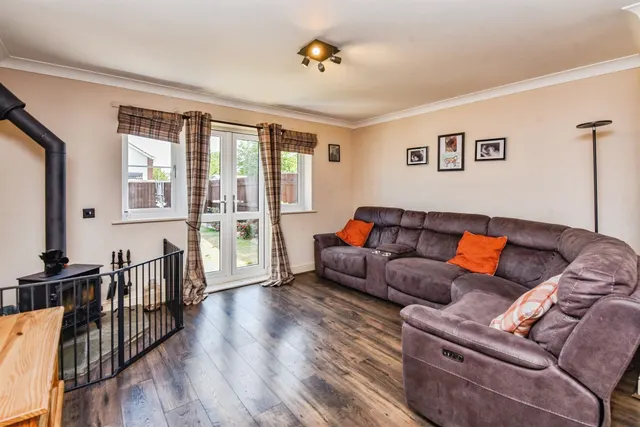 The Gardens, Calne, SN11, photo 2