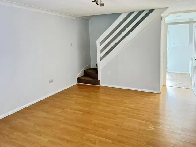 Blencowe Drive, Brackley, NN13, photo 3