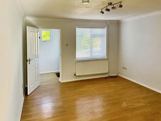 Blencowe Drive, Brackley, NN13, photo 2