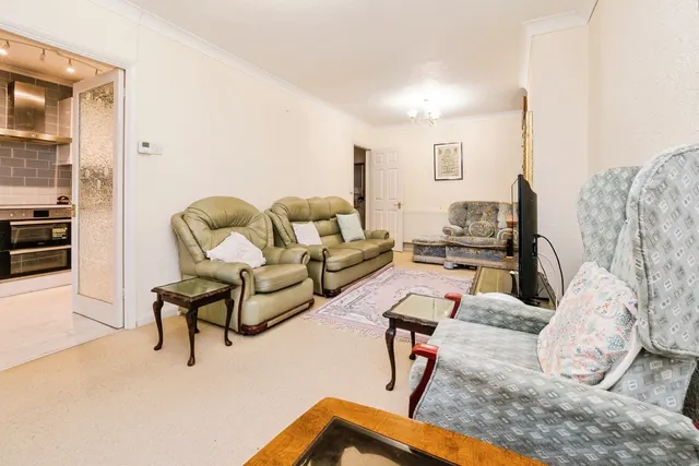 Berwick Road, Rainham, RM13, photo 2