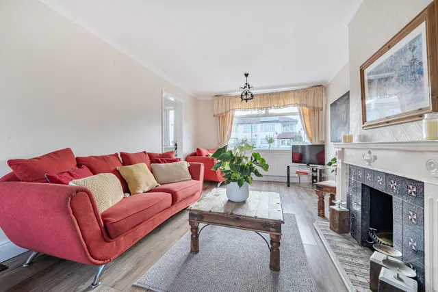 Holyrood Avenue, Harrow, HA2, photo 2