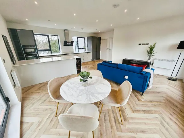 37 Cavendish Road, Salford, Lancashire, M7 4WP, photo 1