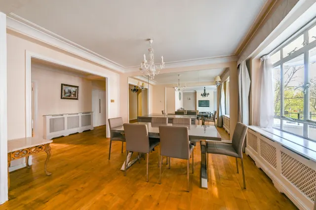 Photo 3 — 4 Viceroy Court, 58-74 Prince Albert Road, London