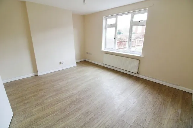 Fryston Road, Castleford, WF10, photo 3