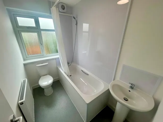 Photo 2 — Somerset Gardens, Hornchurch, RM11 3QT