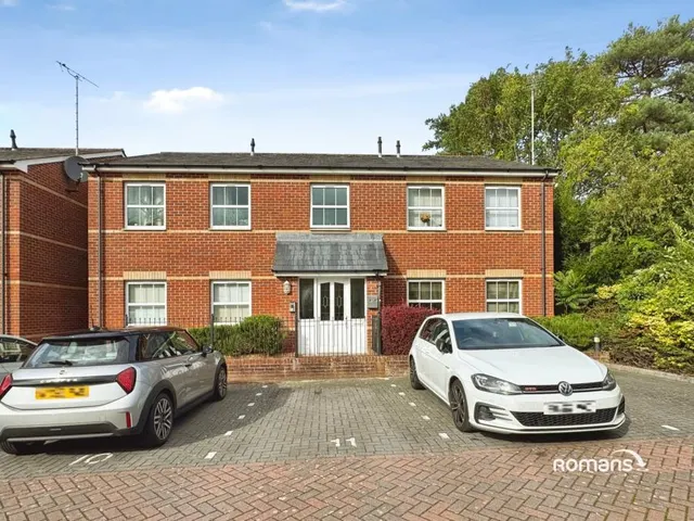 Mansell Court, Whitchurch, RG28, photo 1