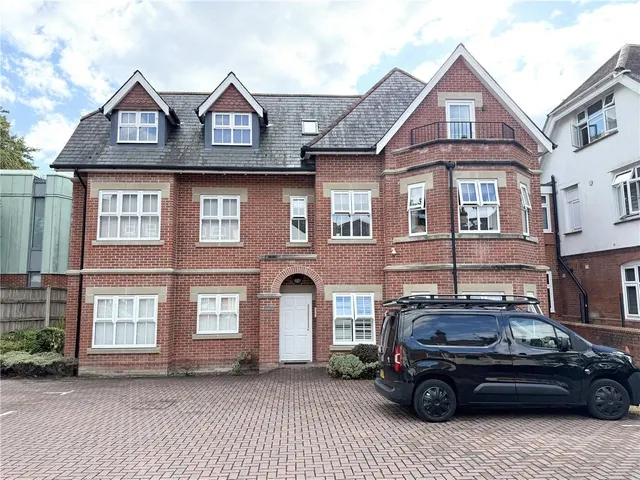 West Hill Road, Bournemouth, BH2, photo 1