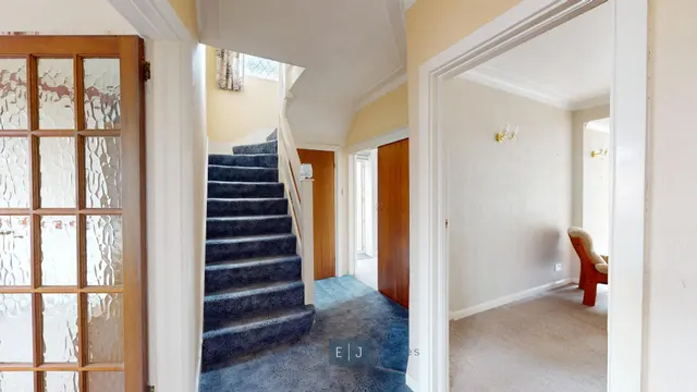 Photo 3 — Hilltop, Loughton