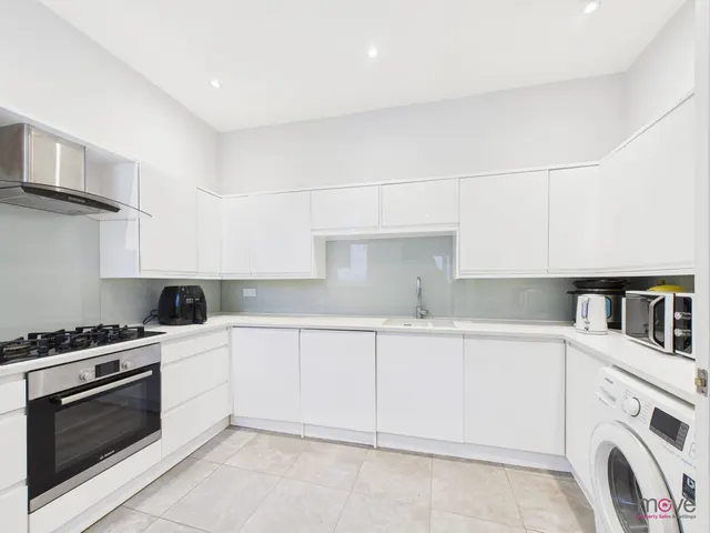 Photo 3 — Bath Road, Cheltenham, GL53 7LZ