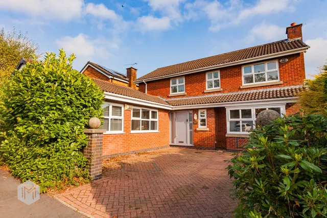 Templecombe Drive, Bolton, BL1 7TD, photo 1