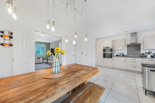 Dulwich Avenue, Dunton Fields, SS15, photo 2