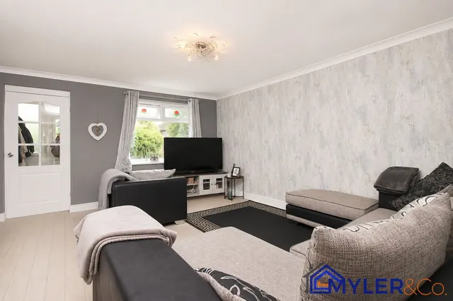 Elizabeth Court, Widnes, photo 2