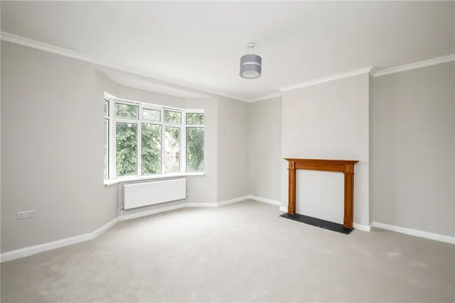 Northcote Avenue, London, W5, photo 1