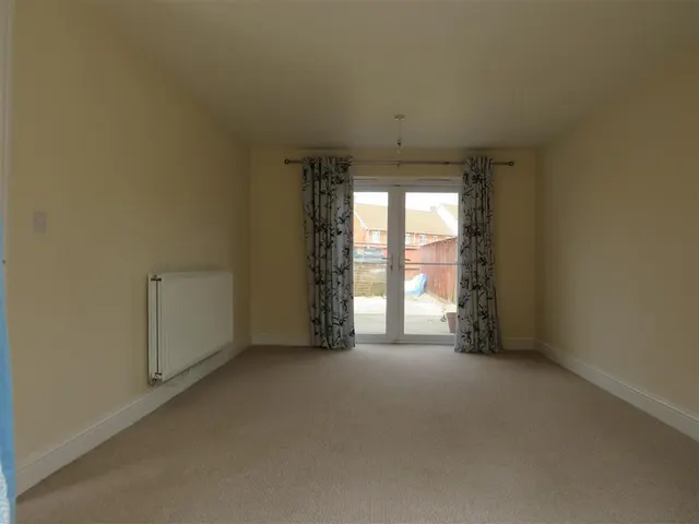 Sayers Crescent, Wisbech St Mary, PE13, photo 3
