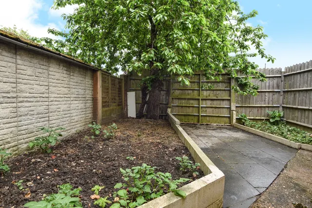 Fieldview, Earlsfield, SW18, photo 1