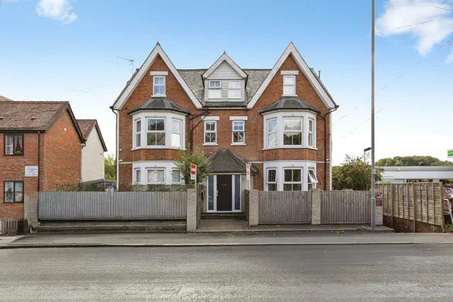 West Wycombe Road, High Wycombe, HP12, photo 1