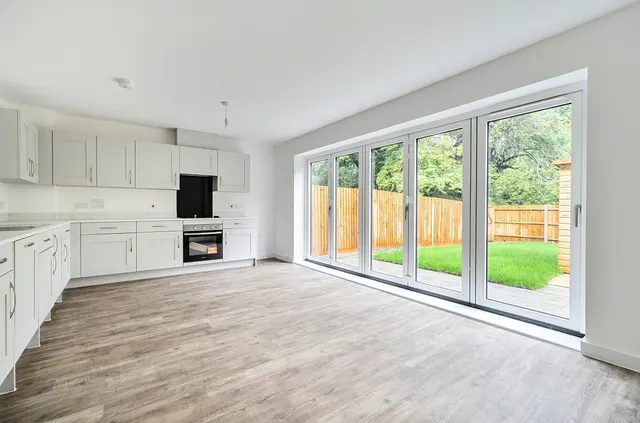 Malthouse Court, Langdown Lawn, SO45, photo 2