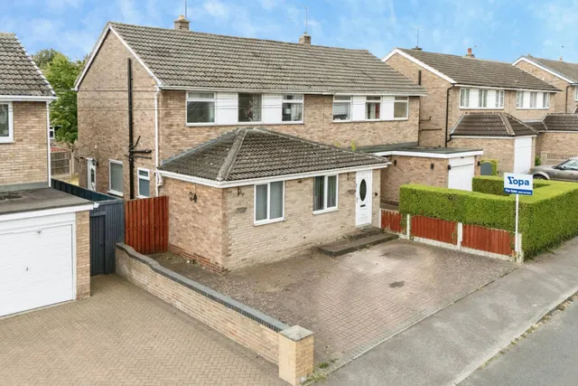 4 bedroom house, Beacon View, South Kirkby, WF9