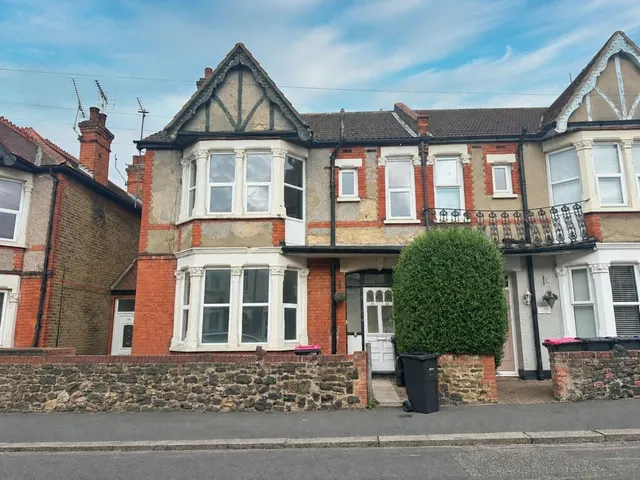Silverdale Avenue, Westcliff On Sea, photo 1