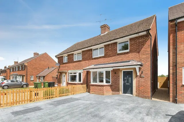 Queens Avenue, Newport Pagnell, MK16, photo 1