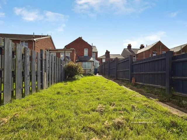 Victoria Road, Newport, PO30, photo 2