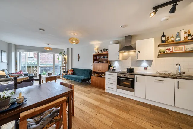 Glengall Road, SE15, photo 1