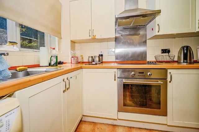 Photo 2 — Rodeheath, Luton, Bedfordshire, LU4