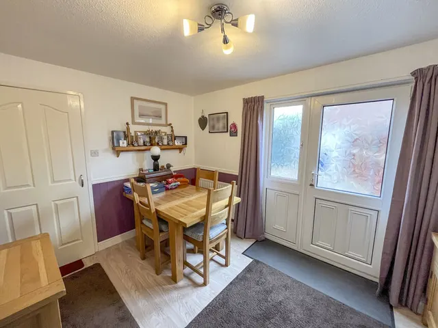 Photo 3 — Butterwick Drive, Leicester, Leicestershire, LE4
