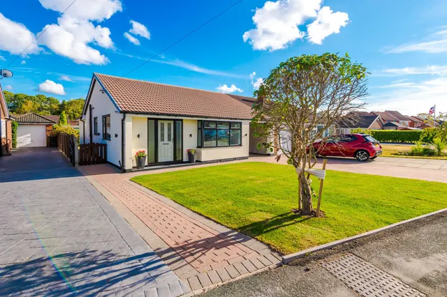 Meadow Lane, Fearnhead, Warrington, WA2 0PN, photo 1