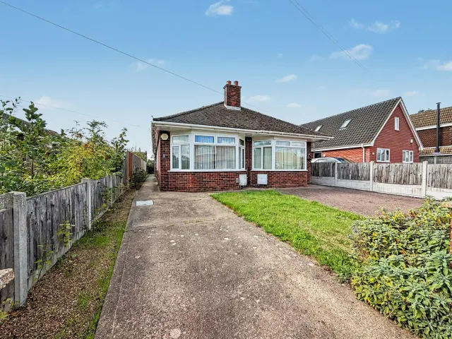 Chestnut Avenue, Bradwell, photo 1